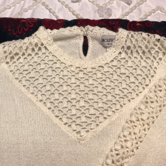 sweater with cut out neck and sleeves - Picture 2 of 3